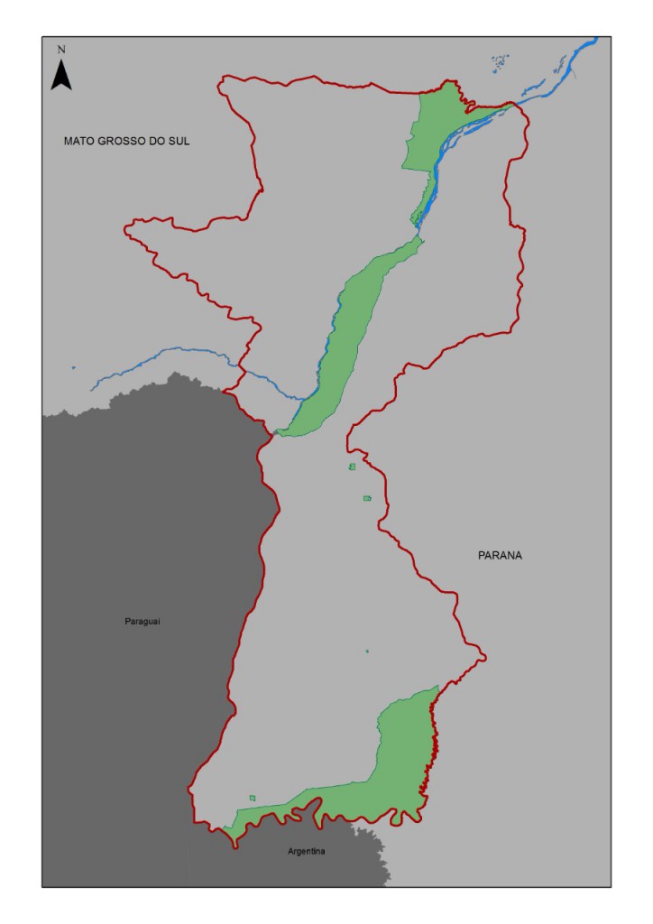 Figura 1. Área de abrangência do Plano de Restauração Ecológica (delimitação em vermelho) - áreas em verde (maiores) as unidades de conservação mencionadas no texto. 